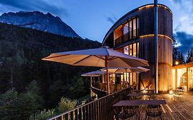 Hotel Arnica Scuol